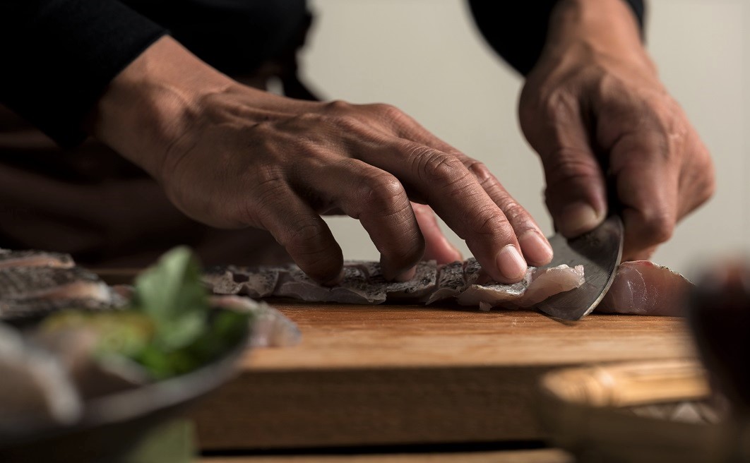 人類的手，是一切美的起點。人類五種感官的活動，構成了美學。所謂美的感受，也源自於你對一個人的情感，對...